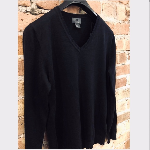 H&M Men's Black Silk Cotton Fine Knit V-Neck Sweater Small - Picture 2 of 11
